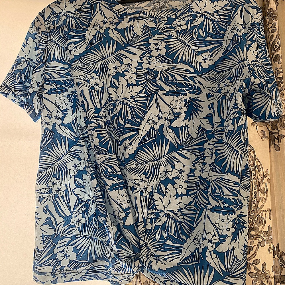🌺NWOT XS Ivory Ella Top🌺